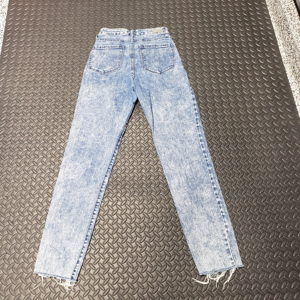 RSQ Vintage mom jeans size 26 light wash distressed high rise jeans - Picture 6 of 7